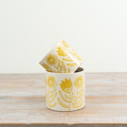Buttercup Lane Pot